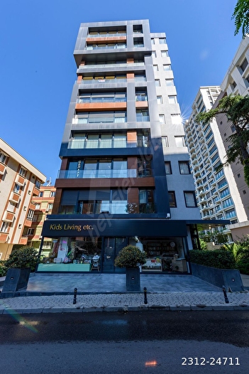 SUADİYE BAĞDAT CAD.'NE 2. BİNADA, 8 SENELİK, 140 M2, 3+1 DAİRE...