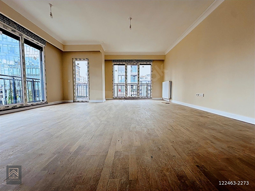 CADDEBOSTAN VARONDAN BAĞDATA 3DK SIFIR 140M2 BALKONLU EBEVEYNLİ