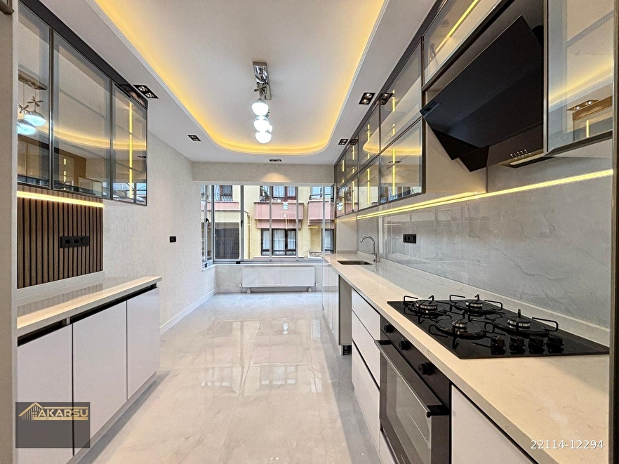 AKARSU EMLAK'TAN KABİL CAD ÜZERİ SÜPER LÜKS YAPILI 3+1+2 BANYOLU ASANSÖRLÜ OTOPARKLI MERKEZİ YERDE