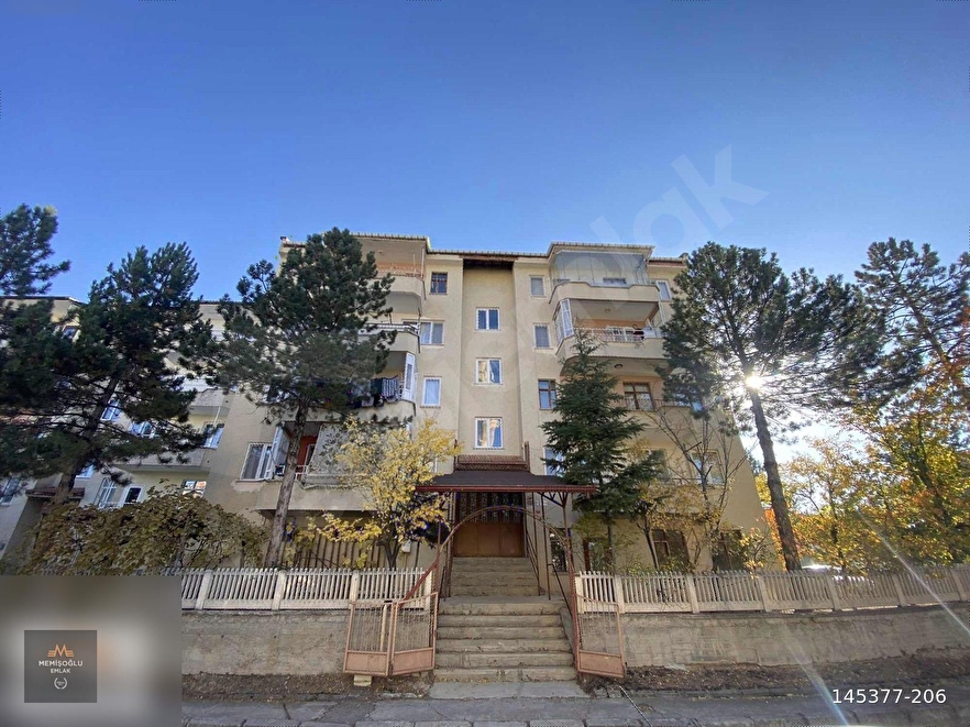 MEMİŞOĞLU EMLAK'TAN SATILIK TOPLU KONUTTA 4.KAT 3+1 DAİRE