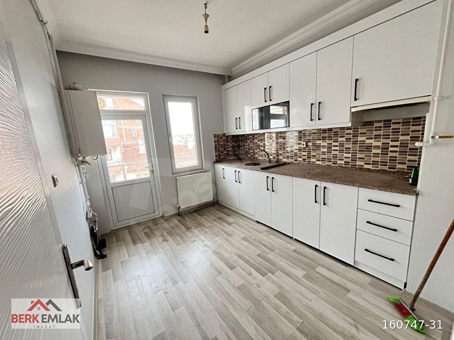 YAZIÇARŞI’DA MERKEZİ KONUMDA | ASANSÖRLÜ | MANTOLOMALI 3+1 SATILIK DAİRE