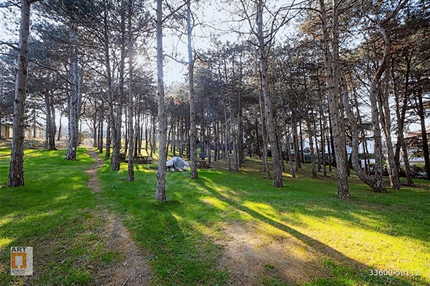 Tarabya havuzlu sitede 500 m2 4 katlı