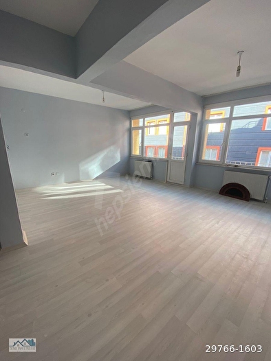 ÜSKÜDAR MURAT REİSTE ÇOCUK ŞUBEYE  YAKIN  MAH .2+1 100 m2  SATILIK DAİRE