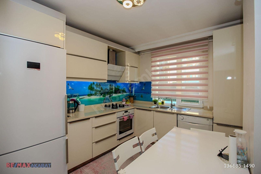 Ümraniye, Armağanevler Mahallesi Satılık 4+2 Çatı Dubleks Daire