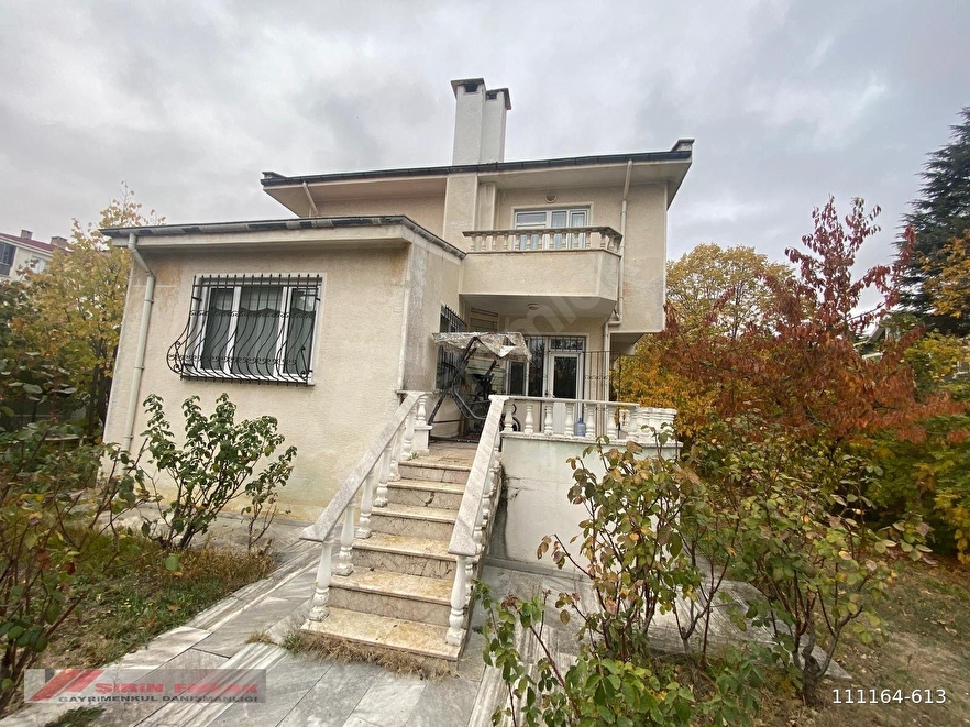 KIRKLAERLİ KARAKAŞ MAHALLESİNDE MÜSTAKİL TRİPLEKS KALORİFERLİ SATILIK EV