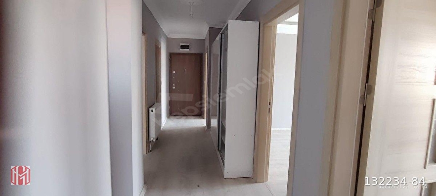 138.METRE KARE 3+1.GATAJLI SIFIR OTURUMU ALINMIŞ ARAKAT DAİRE
