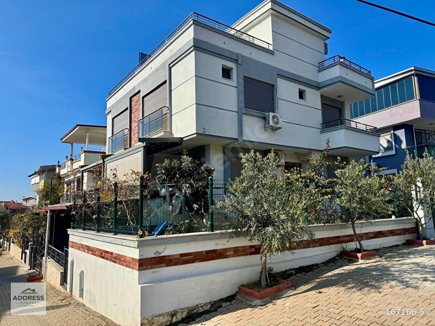 ADDRESS EMLAK'TAN ORTAMAHALLEDE SATILIK 4+2 KÖŞE BAHÇELİ VİLLA