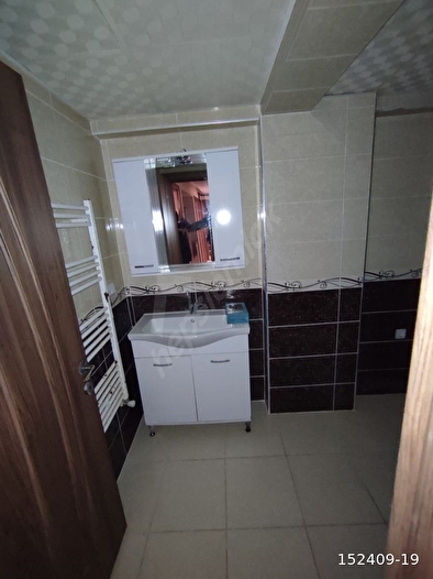 VARGÜN'DEN YENİ OKUL MEVKİ SATILIK TERASLI 2+1 ARA KAT DAİRE