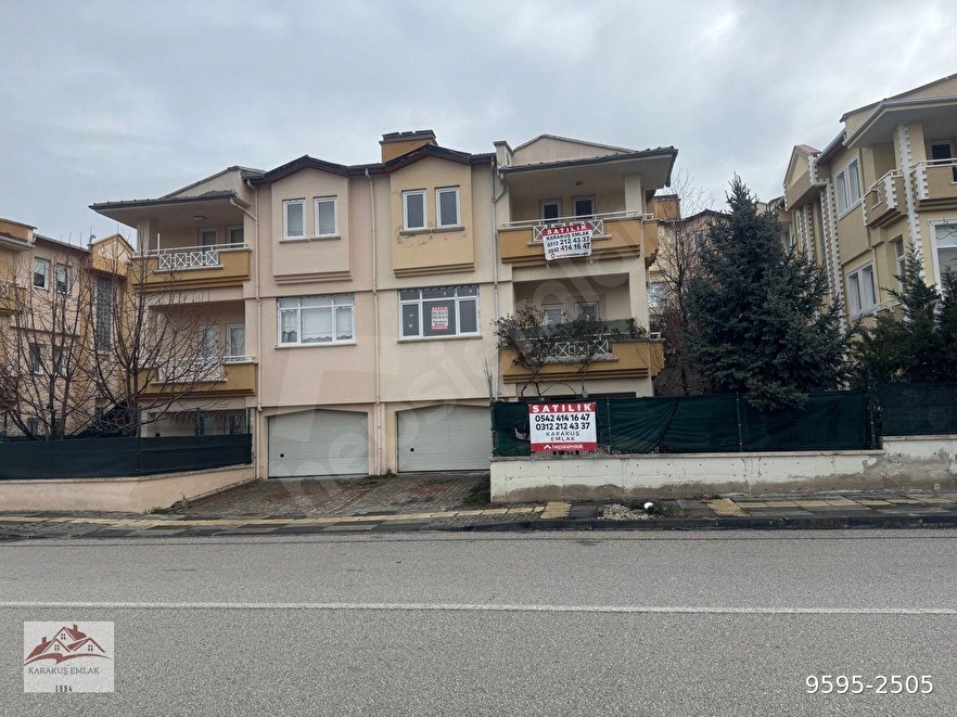 ÇANKAYA  DODURGADA GÜVENGİR SİTESİ VİLLARINDA 5+1 BAKIMLI  KARAKUŞTAN