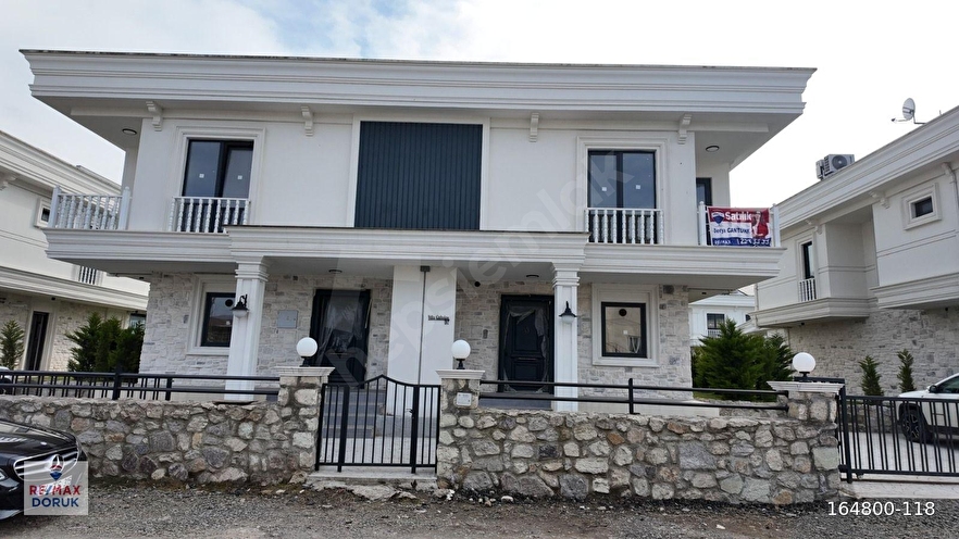 TURNASUYUNDA DENİZE 100 M MESAFEDE SAKİN VE LÜKS BİR YAŞAM İÇİN