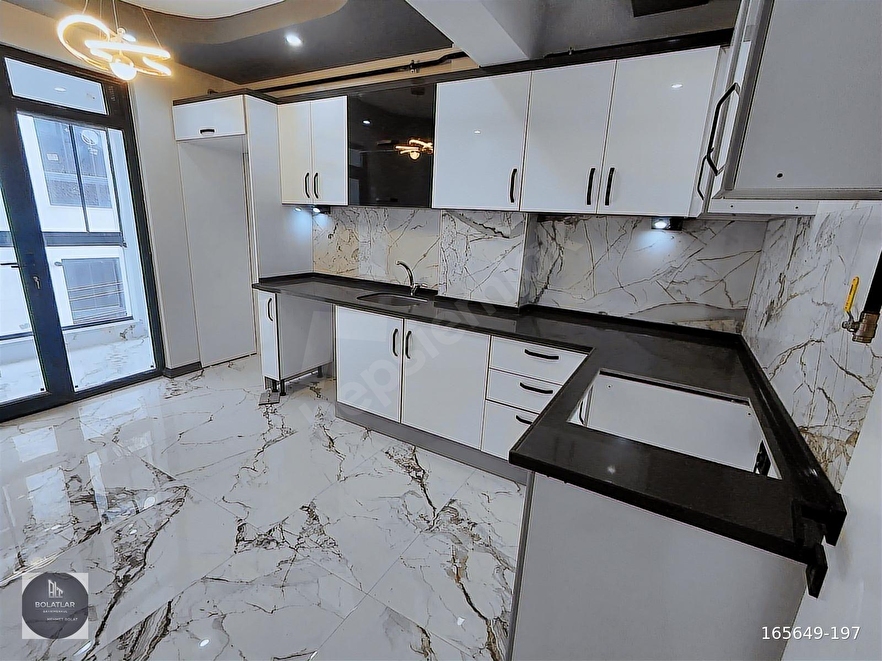 ÇAMLICA DA KATTA TEK DAİRE MÜKEMMEL KONUM SATILIK 2+1 BZ-30