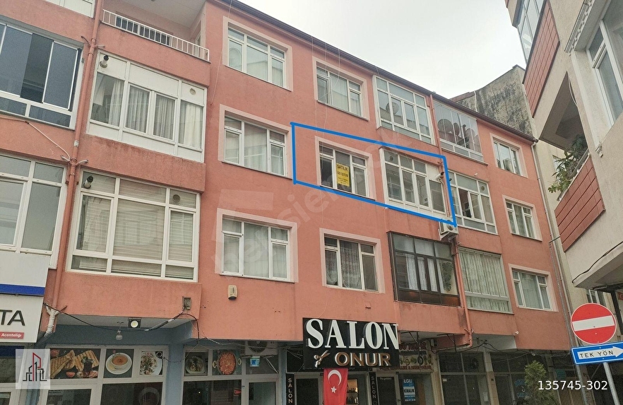 ÇARŞI MERKEZDE 2+1 GENİŞ 100 M2 ARAKAT DAİRE