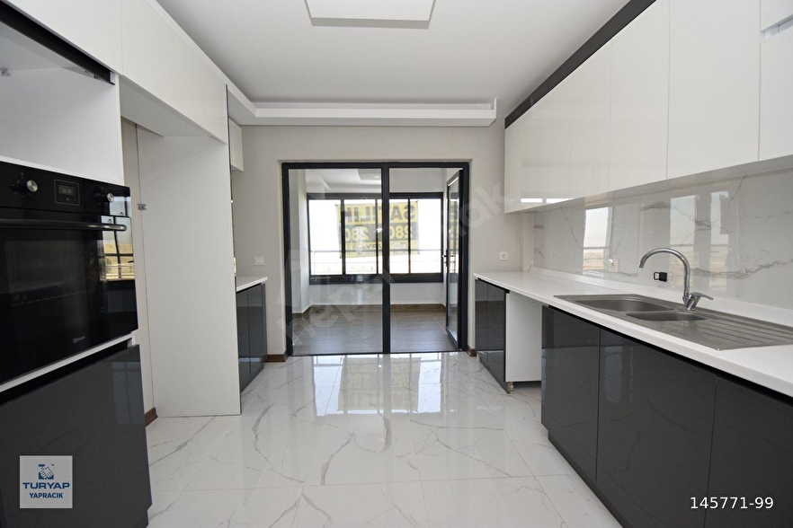 TURYAP YAPRACIK' tan FKN 'de Full Yapılı Katta 130m² 3+1 Daire