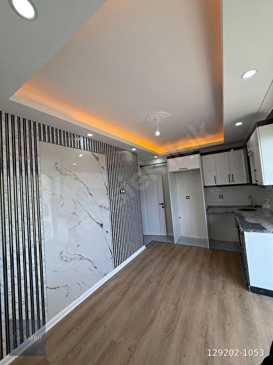 SARRAF YAPIDAN METROBÜSE YAKIN MEHTERÇEŞMEDE 2+1 ARAKAT!!!