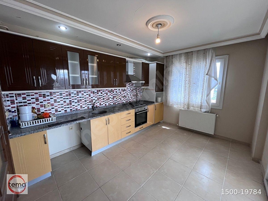 YÜZÜNCÜYILDA BULVAR ÜZERİ MASRAFSIZ GENİŞ OTURUMLU 3+1 SATILIK DAİRE