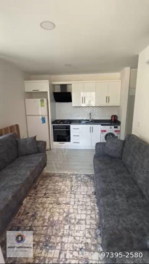 AVSALLAR MERKEZDE FUL EŞYALI DAİRE 1.KAT 1+1 60M2 İSKANLI DENİZE 1 KM MESAFEDE