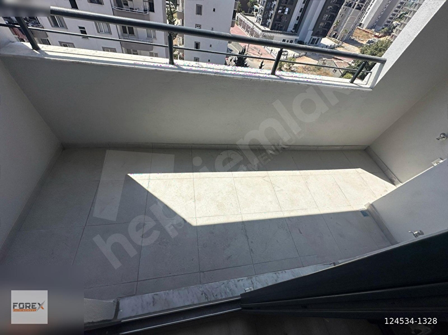 FOREXTEN DENİZ MAHALLESİNDE ULAŞIMA YAKIN YENİ BİNADA GENİŞ 1+1