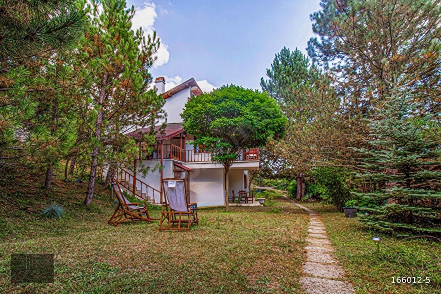 BOLU, ÇÖMLEKÇİLER'DE SİTE İÇİNDE MÜSTAKİL VİLLA - 