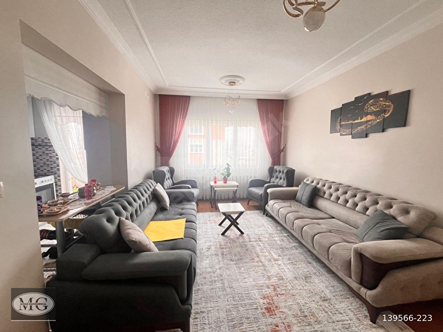 DEMOKRASİ MAH ARA KAT FULL YAPILI 2+1 85m KARE SATILIK DAİRE