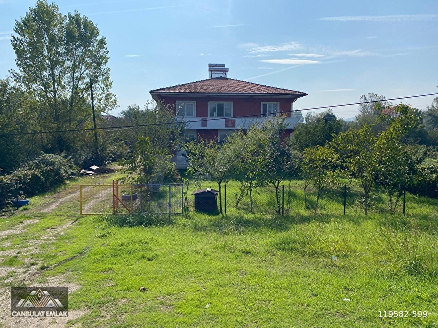CANBULATTAN E-5 CEPHELİ 1331 m² ARSA İÇERSİNDE SATILIK 2 KATLI EV