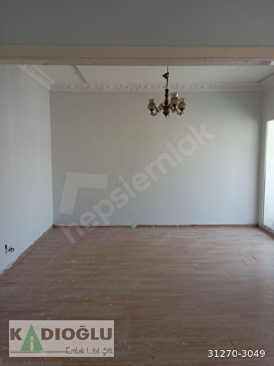 Alsancak Merkezde 3+1 Satılık Daire Ara Kat