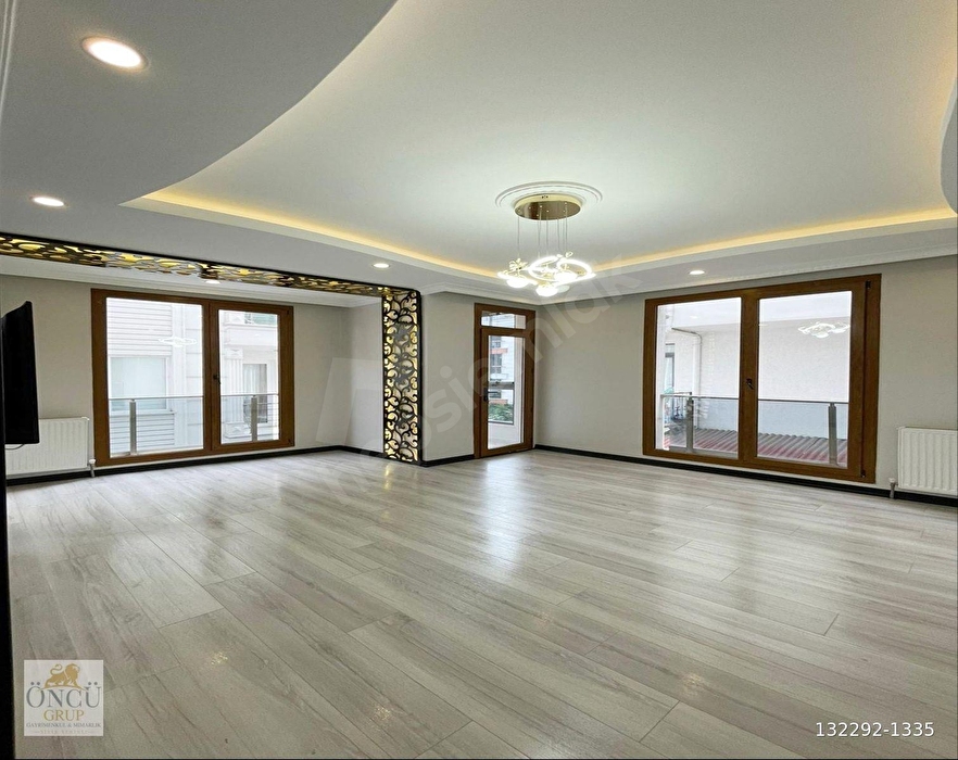 METROBÜSE YÜRÜME MESAFESİNDE SATILIK 2+1 ARAKAT DAİRE