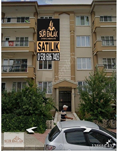AFYON SUR EMLAKTAN SELÇUKLU MAHALLESİNDE SATILIK KONUMU GÜZEL DAİRE