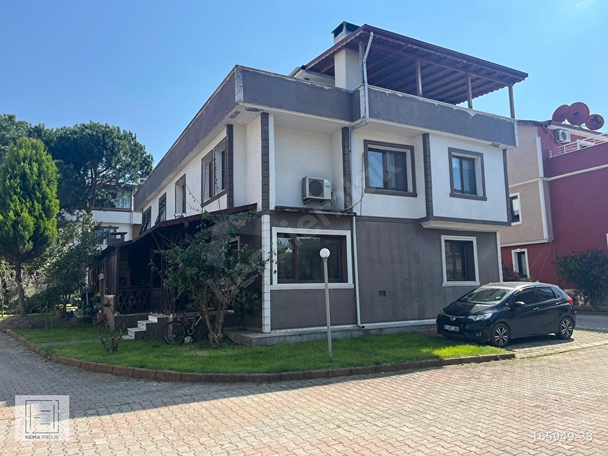 NEMA'dan Erkent Sitesinde Satılık Villa