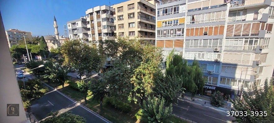 Yatırımcılara Alsancak Şaireşref Bulvarında Genç Binada Otoparklı 4+1 Kira Getirisi Yüksek Daire
