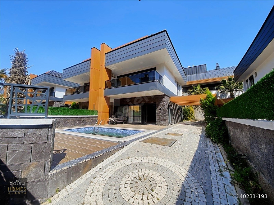 Avsallar'da Vatandaşlığa Uygun / 4+1 Müstakil Havuzlu Lüks Villa