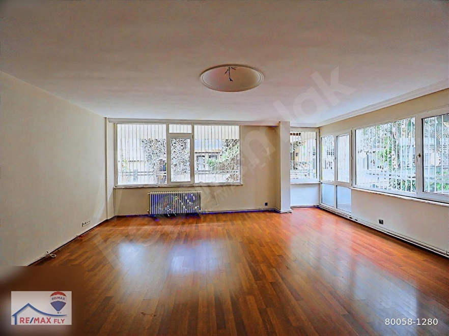 KÜÇÜK BEBEK'te,Sahile 150 Metre,4,5+1,Yenilenmiş, 1.Kat