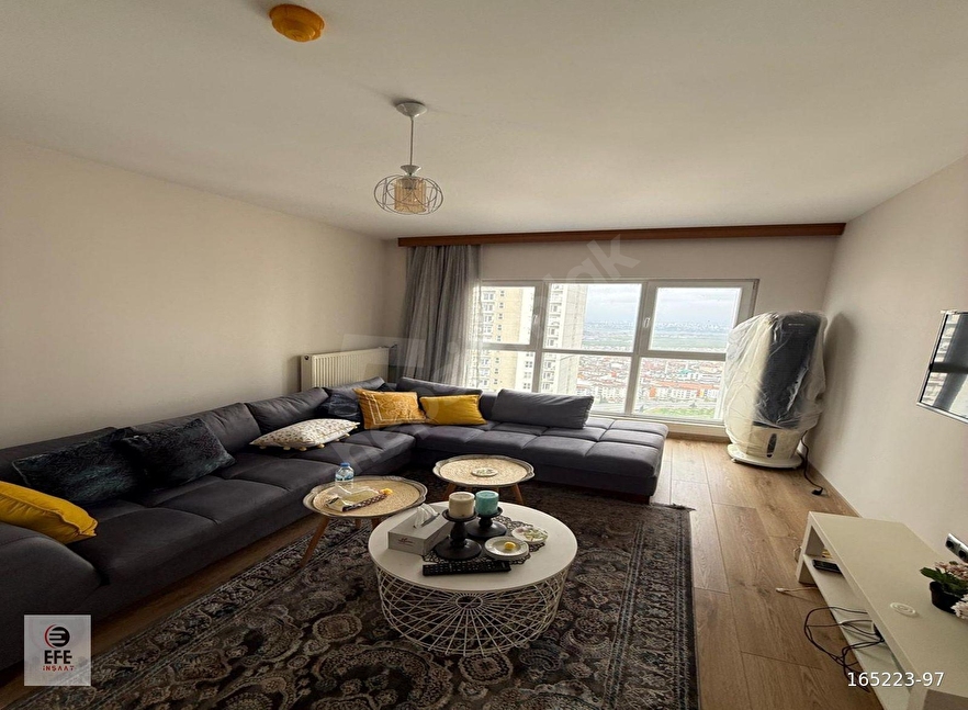 EFE'DEN SİTE İÇERİSİNDE GENİŞ M2 MASRAFSIZ ARAKAT DAİRE