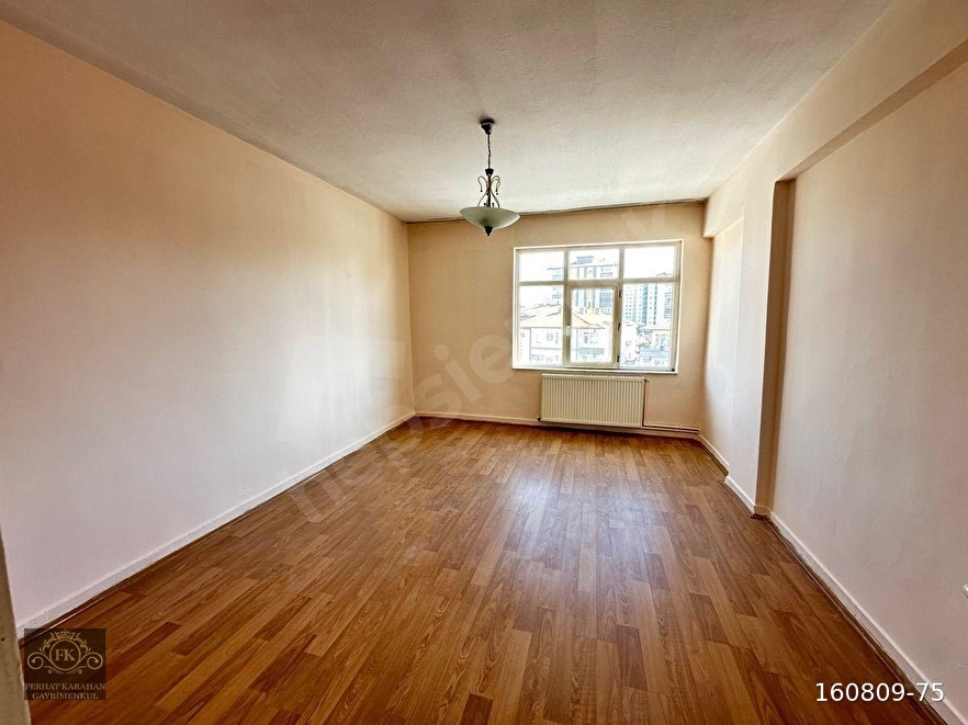 YILDIZEVLER MAHALLESİNDE SATILIK 2+1 DAİRE