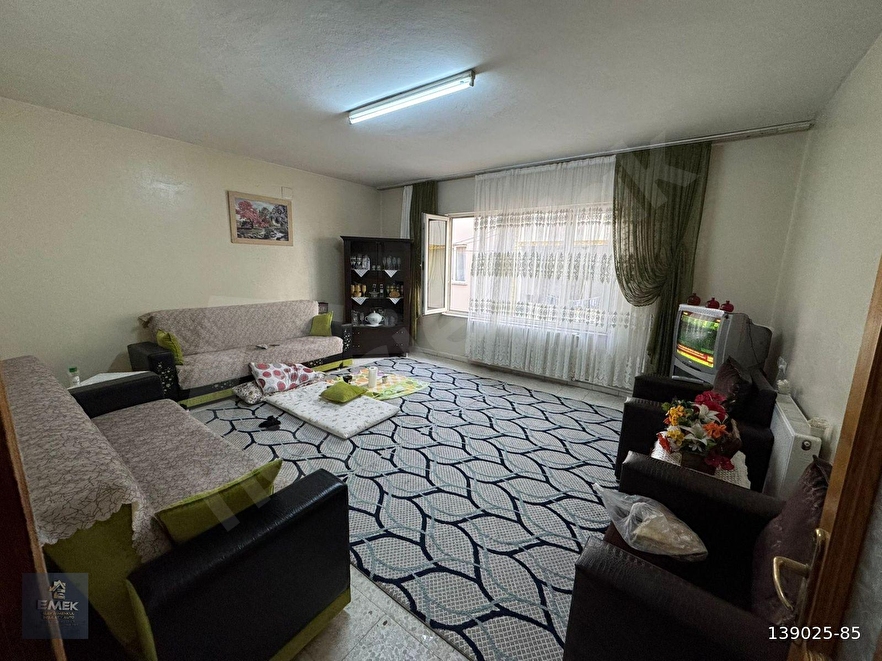 60.YIL MAHALLESİ 2.KAT YIKIM KARARSIZ 2+1 DAİRE