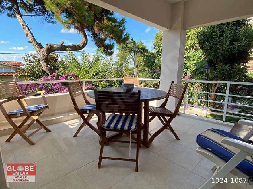 BÜYÜKADA GLOBE EMLAK'TAN  NİZAM MAH  ÇANKAYA CAD  3+1 DENİZ MANZARALI BAHÇELİ DAİRE