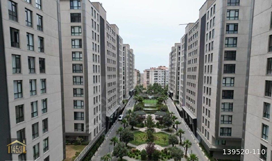 İSTANBUL BEYLİKDÜZÜ MARİNA CİVARINDA AZUR MARMARA SİTESİ QUALITY 3+1 SATILIK BOŞ DAIRE