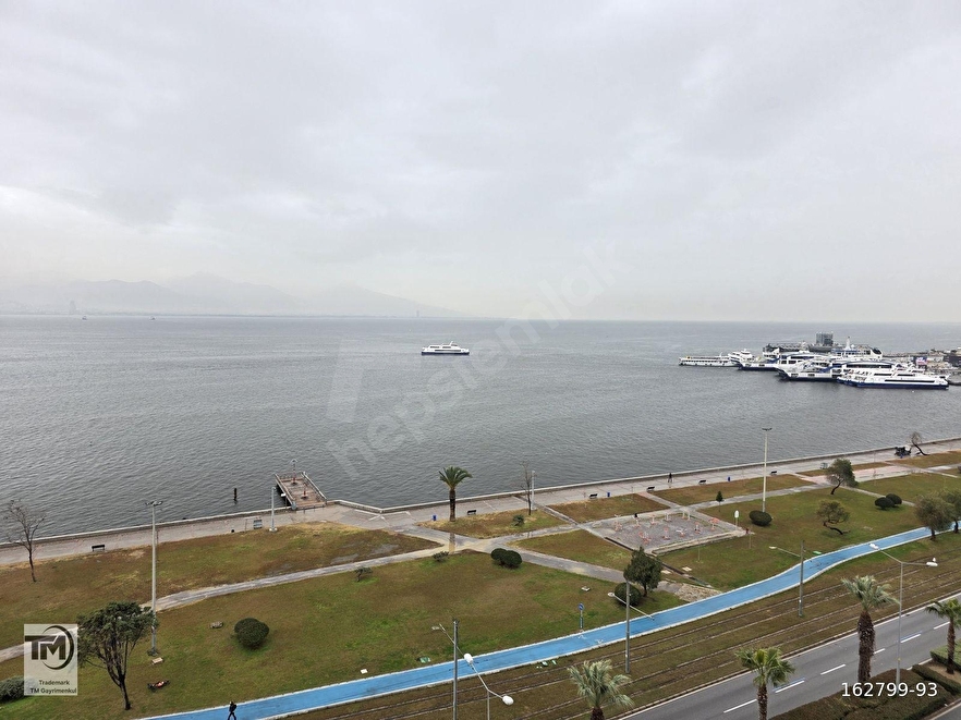 BOSTANLI SAHİL'DE OTOPARKLI SIFIR DENİZ CEPHELİ 3+1 KÖŞE DAİRE