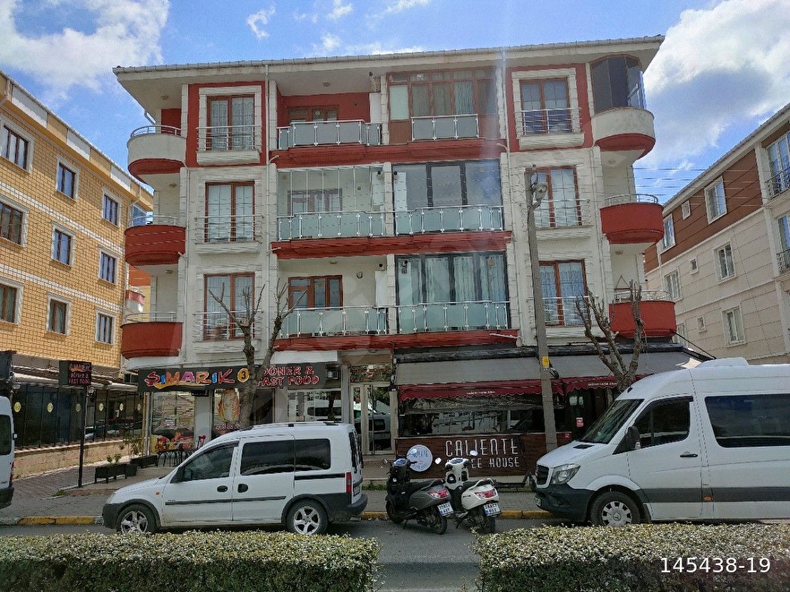 SOLO EMLAK'TAN 8 KASIM MAHALLESİ NAZİF BALKAN CADDESİNDE SATILIK 3+1 FERAH DAİRE