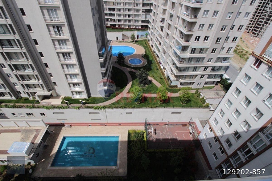 SARRAF YAPIDAN CUMHURİYETTE FULL DONANIMLI SİTE İÇİ E-5 VE METROBÜSE 5DK 2+1!!