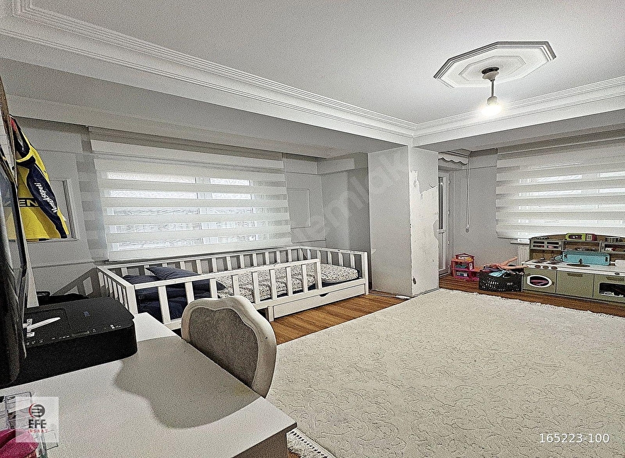 EFE'DEN GÜZELYURT METROBÜSE 5DK YÜRÜME MESAFESİNDE SATILIK 2+1