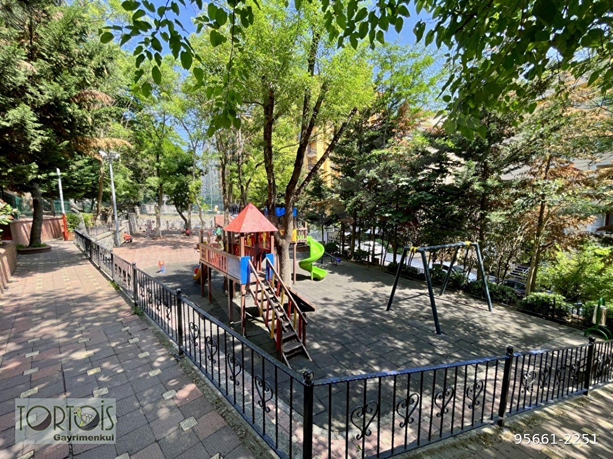 ASTORİA AVM. VE METROYA 7-8 DAKİKA, 3+1, 110 M2, KREDİYE UYGUN.