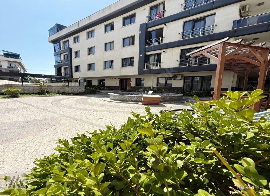 AKA YAPI'DAN BEYLİKDÜZÜN'DE VİLLA TADINDA SİTE İÇİ BAHÇELİ DAİRE