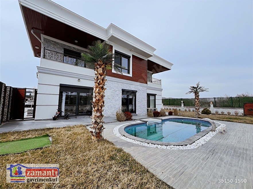 230 m2 ,5 Oda,Lüks Yapılı,575 m2 Arsalı,HAVUZLU Villa