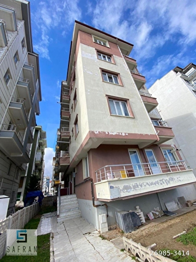 SAFRAN DAN AFYONKARAHİSAR ERENLER ÜNİVERSİTE YAKINI ASANSÖRLÜ FULL MOBİLYALI ARA KAT DAİRE TAKASLI
