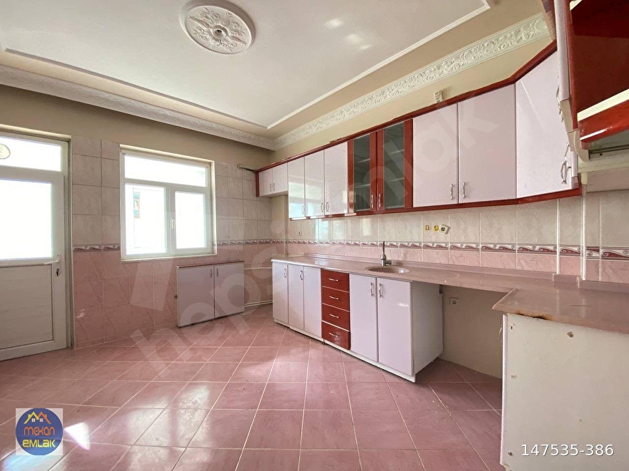 MEKAN GAYRİMENKUL'DEN MERKEZDE ARA KAT, GÜNEY CEPHE, 3+1 SATILIK DAİRE