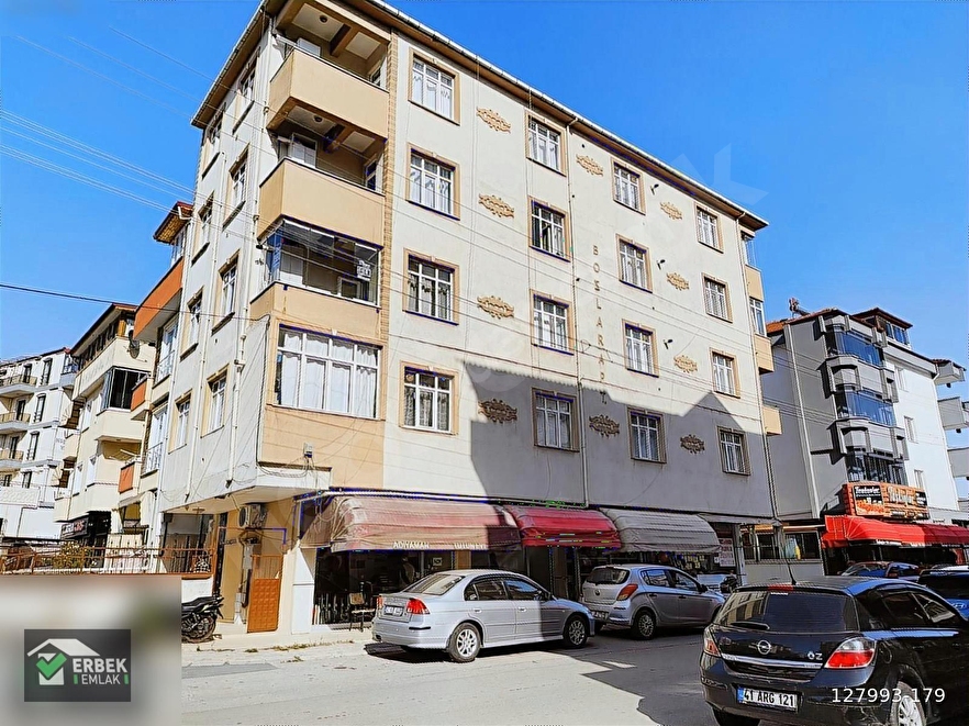 DERİNCE İBNİSİNA'DA SATILIK 2+1 ARAKAT DAİRE