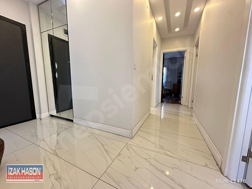 KOZYATAĞINDA KOZZY AVM'YE YAKIN BALKONLU İÇİ YAPILI DAİRE