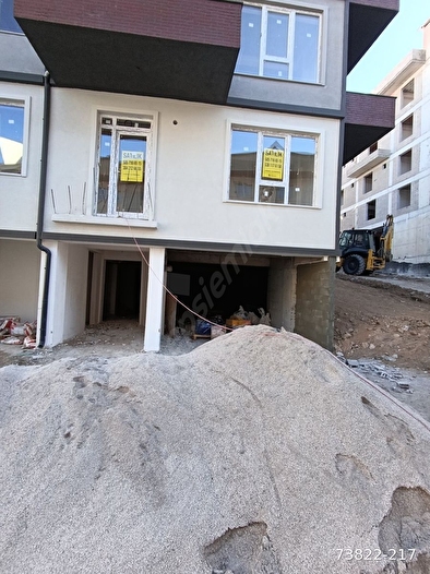 EMNİYETİN ARKASINDA SATILIK 2+0 DAİRE