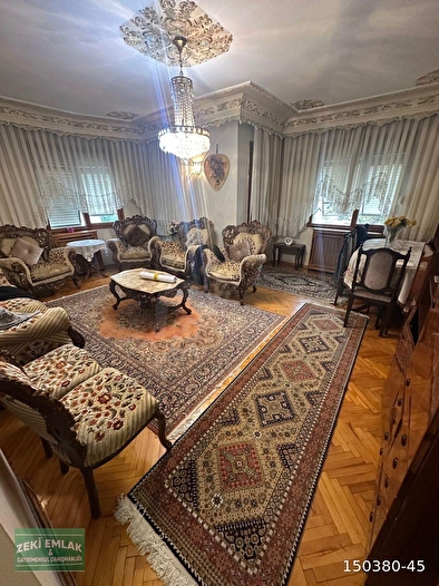 ZEKİ EMLAK’TAN CADDE ÜZERİNDE SATILIK ASANSÖRLÜ 3+1 DAİRE