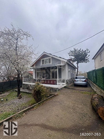 GENİŞ BAHÇE, 2 KATLI VİLLA VE EK YAŞAM ALANI BİR ARADA!